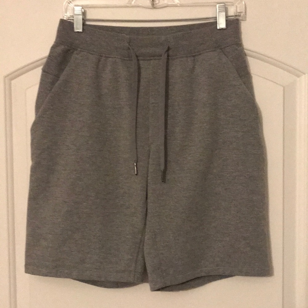Men’s Lululemon cotton sweatshirts Medium